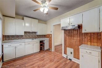 37948 Barnes Ct in Willoughby, OH - Building Photo - Building Photo