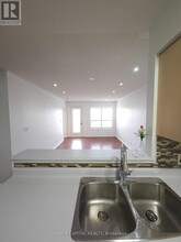 105-105 Sunrise Dr in Markham, ON - Building Photo - Building Photo
