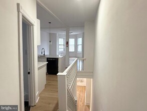 114 S 58th St in Philadelphia, PA - Foto de edificio - Building Photo