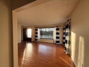 168XX-168X0 0 Ave in Surrey, BC - Building Photo - Building Photo