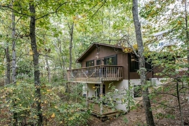 property at 287 Casper Ct