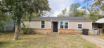 9410 Rosehaven Dr in Houston, TX - Building Photo