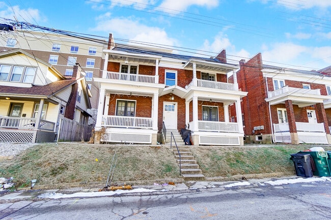 property at 3640 Besuden Ct