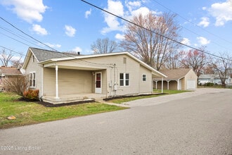1901 Lower Hunters Trace in Louisville, KY - Building Photo - Building Photo