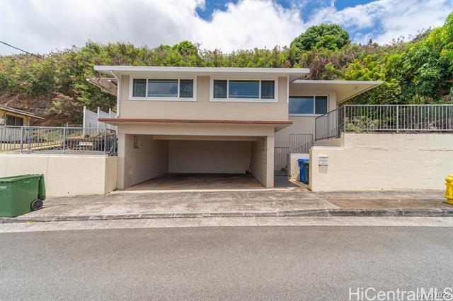 1643 Ala Mahamoe St in Honolulu, HI - Foto de edificio - Building Photo