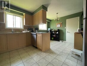 20 Mallaby Rd in Toronto, ON - Building Photo - Building Photo