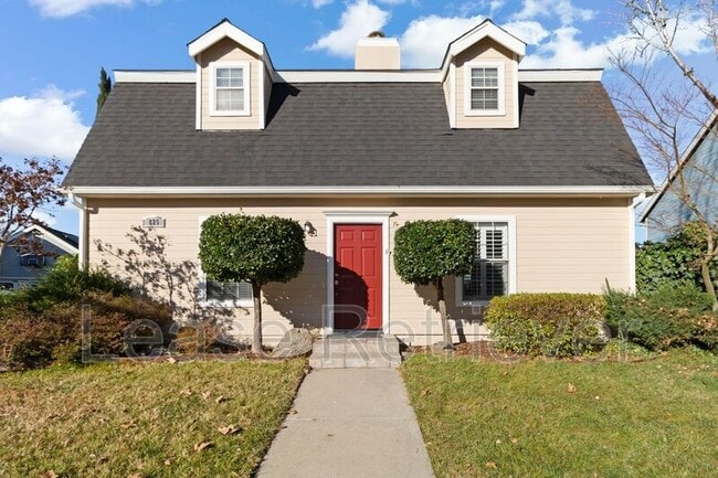 property at 825 Heritage Pl