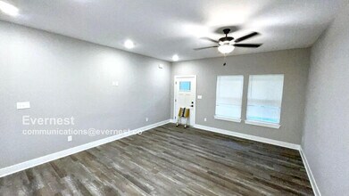 912 S Pope Ave in Independence, MO - Building Photo - Building Photo