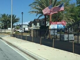 5906 NW 56th Pl in Tamarac, FL - Building Photo