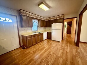 110 Holly Ave in East Flat Rock, NC - Building Photo - Building Photo