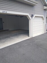 2701 Pond Dr in St. Francis, WI - Building Photo - Building Photo