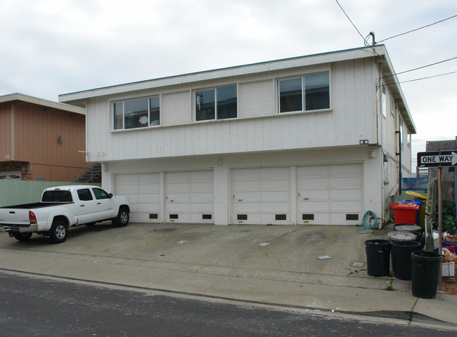 60 Paloma Ave in Pacifica, CA - Building Photo - Building Photo