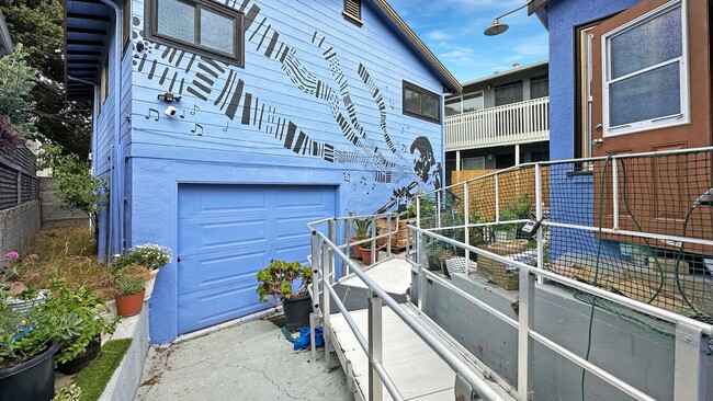 1527 Julia St in Berkeley, CA - Building Photo - Building Photo