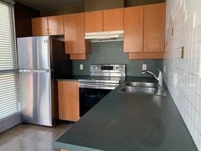 1238 Richards St in Vancouver, BC - Building Photo - Building Photo