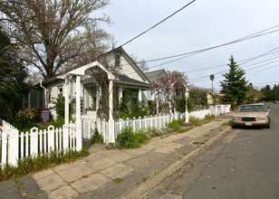 25 10th St in Santa Rosa, CA - Foto de edificio - Building Photo