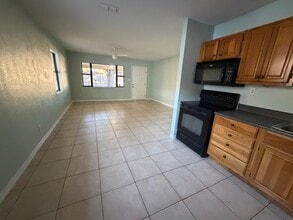 3215 Roscoe Ave in Lakeland, FL - Foto de edificio - Building Photo