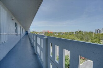 170 SE 5th Ave in Dania Beach, FL - Building Photo - Building Photo