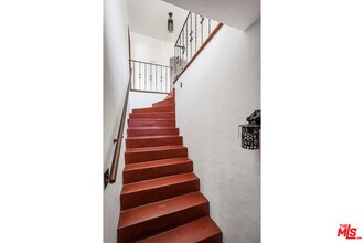 2433 W Silver Lake Dr in Los Angeles, CA - Building Photo - Building Photo