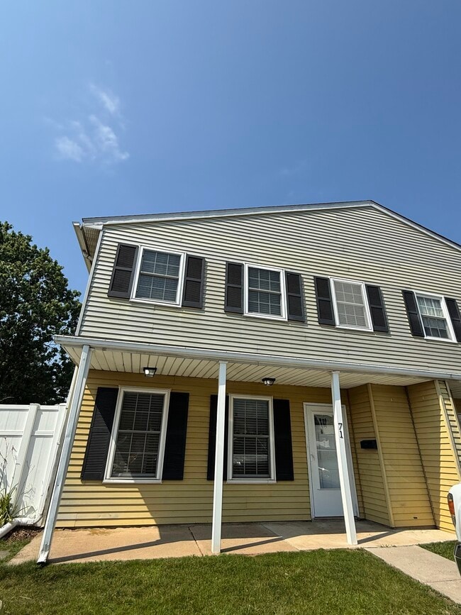 71 Reliance Sq in Telford, PA - Building Photo - Building Photo