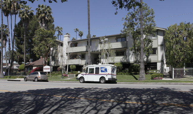 Premier Apartments in Sherman Oaks, CA - Building Photo - Building Photo