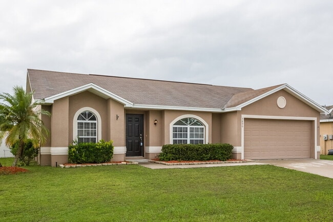 7890 Princeton Manor Cir in Lakeland, FL - Building Photo - Building Photo