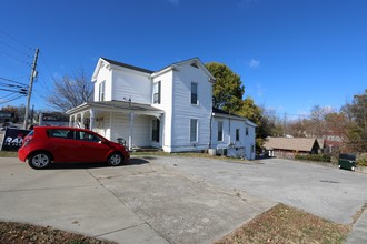 203 Mill St in Leitchfield, KY - Foto de edificio - Building Photo