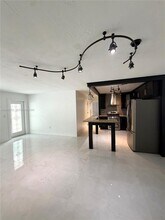 6472 Johnson St in Hollywood, FL - Building Photo - Building Photo
