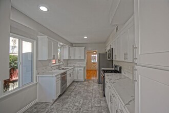 11121 Garfield Ave in Culver City, CA - Building Photo - Building Photo