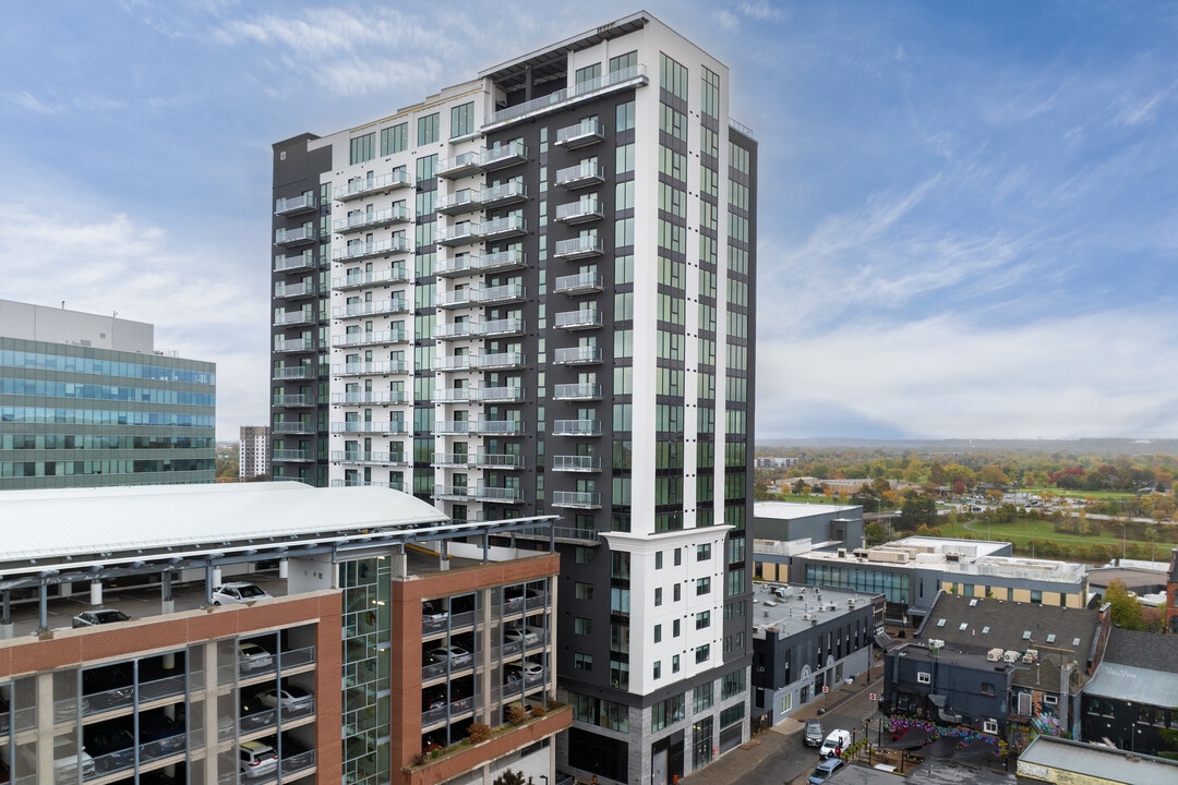 The Carlisle in St Catharines, ON - Foto de edificio