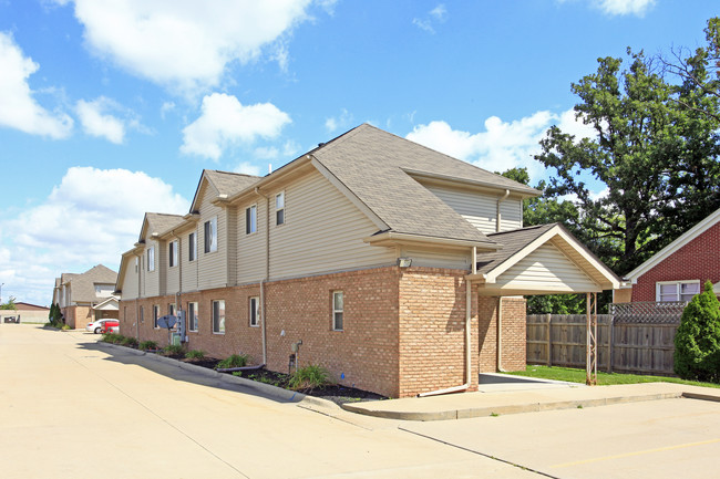 Rosevillas in Roseville, MI - Building Photo - Building Photo