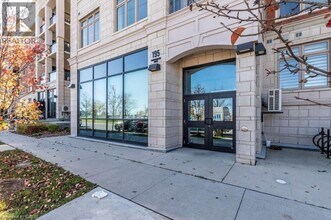 195 Commonwealth St in Kitchener, ON - Building Photo - Building Photo