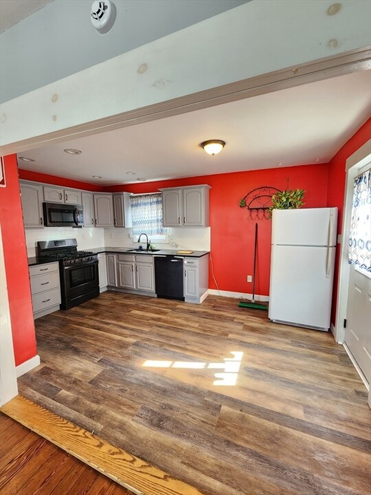 334 Fountain St-Unit -1 in Fall River, MA - Foto de edificio