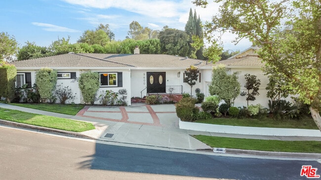 9600 Beverlywood St in Los Angeles, CA - Building Photo - Building Photo