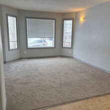 17 Pinnacle Crossing in Grande Prairie, AB - Building Photo - Building Photo