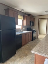 1881 Stafford Ct in Milford, MI - Building Photo - Building Photo