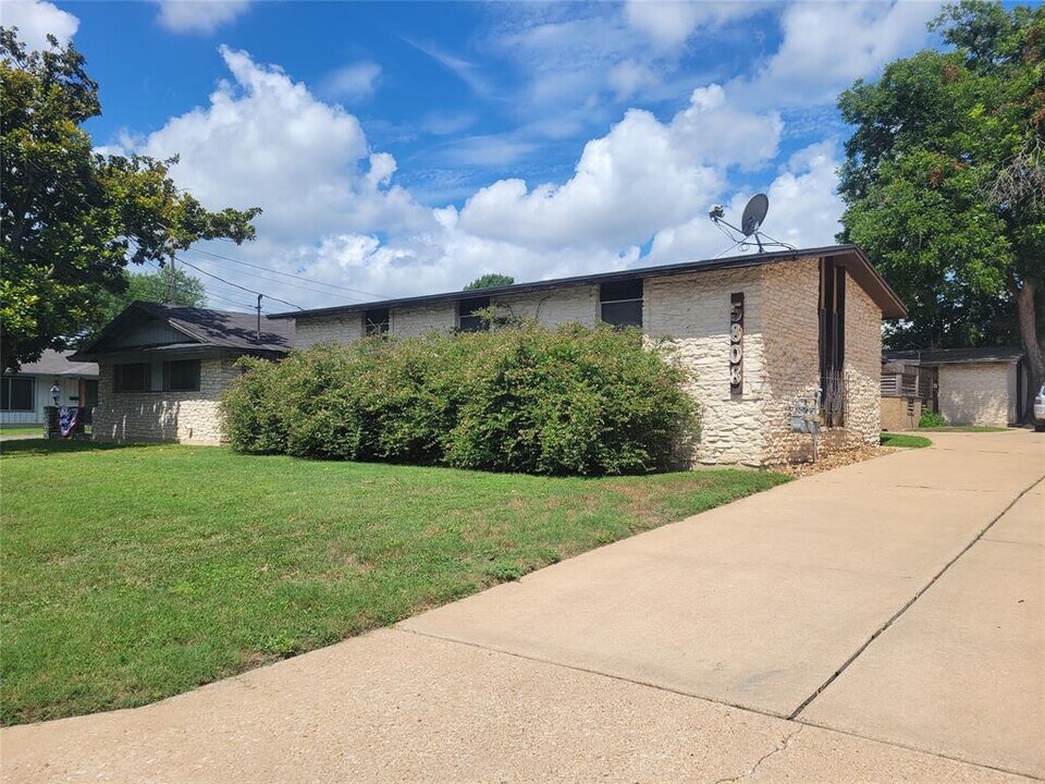5808 Nassau Dr in Austin, TX - Building Photo