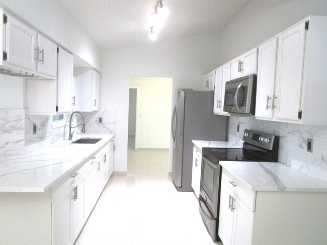 1462 Thornridge Ln in Royal Palm Beach, FL - Building Photo - Building Photo