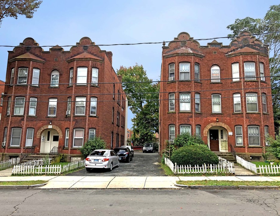 31-33 Mortson St in Hartford, CT - Building Photo