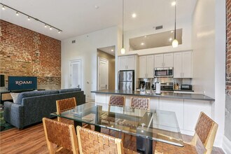 822 Perdido St in New Orleans, LA - Building Photo - Building Photo