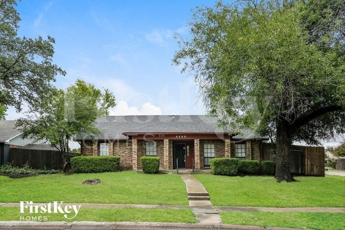 4200 Wayfaring St in Mesquite, TX - Building Photo