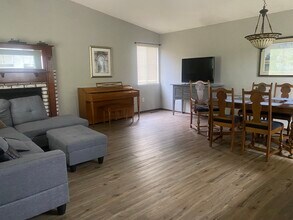 790 Flower Ash Ln in Redding, CA - Building Photo - Building Photo