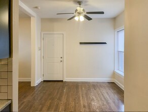 856 W Newport Ave, Unit 857- 3S in Chicago, IL - Foto de edificio - Building Photo