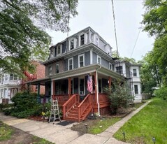 105 Broad St in Mount Holly, NJ - Building Photo