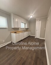 1009 W Mauney Ave in Gastonia, NC - Building Photo - Building Photo