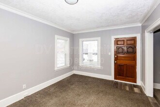 1561 E 204th St in Euclid, OH - Building Photo - Building Photo