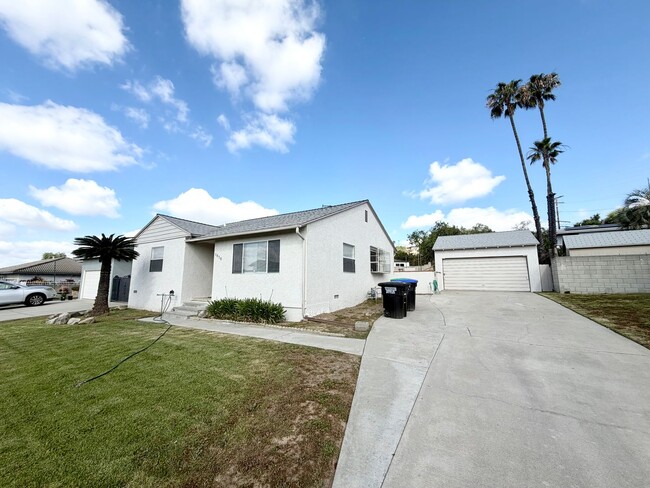 property at 1816 Cliffhill Dr