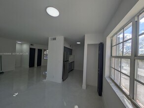 301 SW 86th Ave in Pembroke Pines, FL - Building Photo - Building Photo