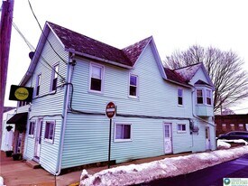 301 S Robinson Ave in Pen Argyl, PA - Building Photo