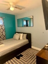 23 Thrasher Ave in Bellport, NY - Building Photo - Building Photo