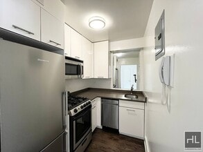 EAST 63 STREET in New York, NY - Building Photo - Building Photo
